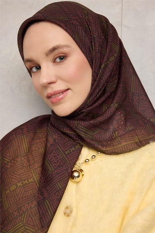 Pamuk Polyester Soft Eşarp Soluk Siyah Geometrik Desenli Kaymaz Dokulu Tok
                Duruşlu 90X90