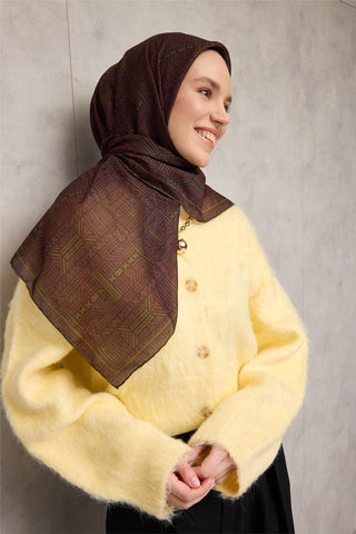 Pamuk Polyester Soft Eşarp Soluk Siyah Geometrik Desenli Kaymaz Dokulu Tok
                Duruşlu 90X90