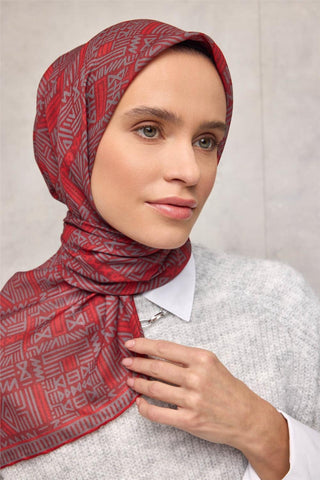 Pamuk Polyester Soft Eşarp Koyu Kırmızı Geometrik Desenli Kaymaz Tok Duruşlu
                90X90