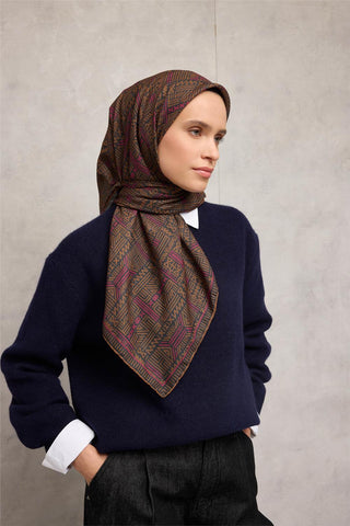 Pamuk Polyester Soft Eşarp Antrasit Geometrik Desenli Kaymaz Dokulu Tok Duruşlu
                90X90