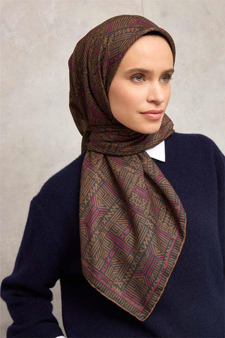 Pamuk Polyester Soft Eşarp Antrasit Geometrik Desenli Kaymaz Dokulu Tok Duruşlu
                90X90