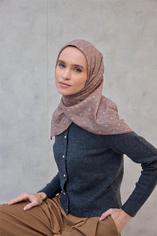 Pamuk Polyester Soft Eşarp Geometrik Desen Koyu Bej 90X90 - Soft Eşarp - | Silk Home