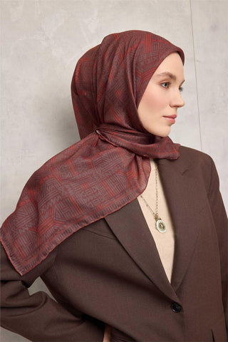 Pamuk Polyester Soft Eşarp Kiremit Geometrik Desenli Kaymaz Dokulu Tok Duruşlu 90X90 - Soft Eşarp - | Silk Home