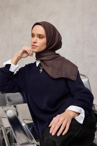 Pamuk Polyester Soft Eşarp Koyu Gri Geometrik Desenli Kaymaz Dokulu Tok Duruşlu 90X90 - Soft Eşarp - | Silk Home