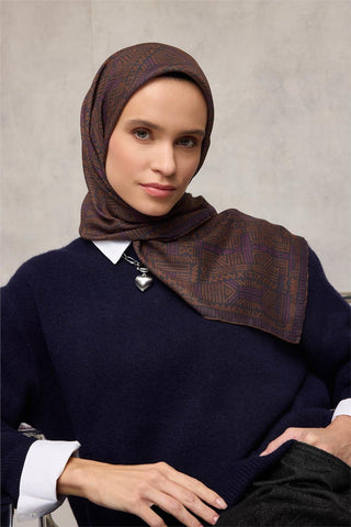 Pamuk Polyester Soft Eşarp Koyu Gri Geometrik Desenli Kaymaz Dokulu Tok Duruşlu 90X90 - Soft Eşarp - | Silk Home