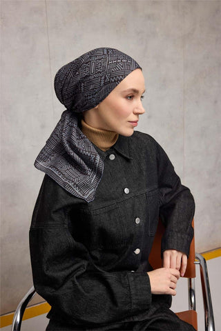 Pamuk Polyester Soft Eşarp Koyu Siyah Geometrik Desenli Kaymaz Dokulu Tok Duruşlu 90X90 - Soft Eşarp - | Silk Home