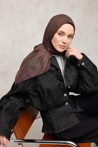 Pamuk Polyester Soft Eşarp Koyu Yeşil Geometrik Desenli Kaymaz Tok Duruşlu
                90X90