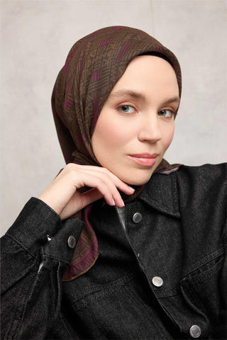 Pamuk Polyester Soft Eşarp Koyu Yeşil Geometrik Desenli Kaymaz Tok Duruşlu
                90X90