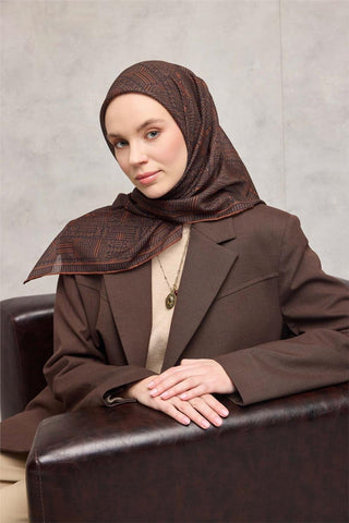 Pamuk Polyester Soft Eşarp Taba Geometrik Desenli Kaymaz Dokulu Tok Duruşlu 90X90 - Soft Eşarp - | Silk Home