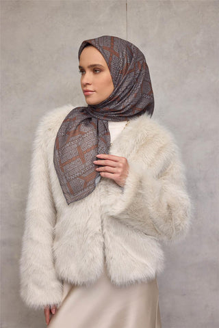 Pamuk Polyester Soft Eşarp Yağ Yeşili Geometrik Desenli Kaymaz Tok Duruşlu 90X90 - Soft Eşarp - | Silk Home