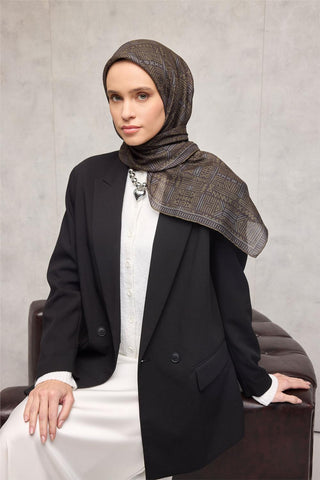 Pamuk Polyester Soft Eşarp Yağ Yeşili Geometrik Desenli Kaymaz Dokulu Tok
                Duruşlu 90X90
