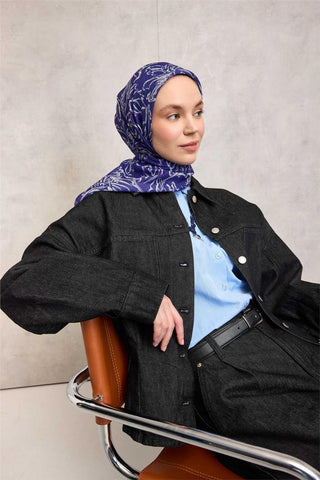 Pamuk Polyester Soft Eşarp Mor Lilium Desenli Kaymaz Dokulu 90X90