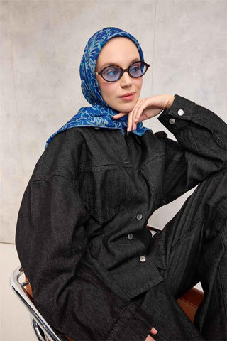 Pamuk Polyester Soft Eşarp Koyu Mavi Lilium Desenli Kaymaz Dokulu 90X90 - Soft Eşarp - | Silk Home