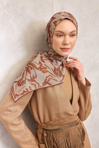 Pamuk Polyester Soft Eşarp Latte Soyut Desenli Tok Duruşlu 90X90 - Soft Eşarp - | Silk Home