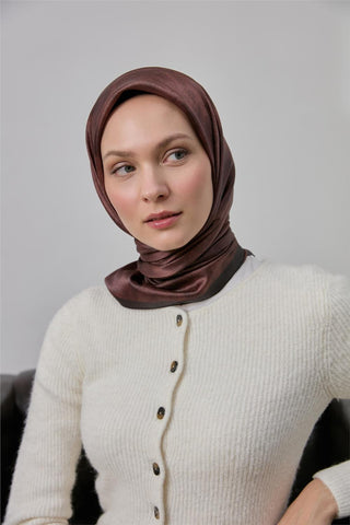 Polyester Karışımlı Shiny Eşarp Kızıl Kahve Etnik Desenli Parlak Dokulu 90X90 - Shinny Eşarp - | Silk Home