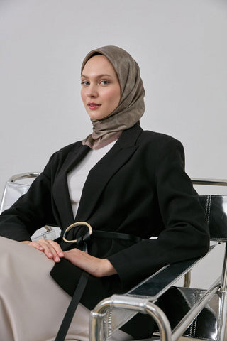 Polyester Karışımlı Shiny Eşarp Koyu Vizon Etnik Desenli Parlak Dokulu 90X90