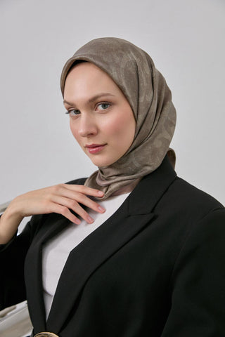 Polyester Karışımlı Shiny Eşarp Koyu Vizon Etnik Desenli Parlak Dokulu 90X90
