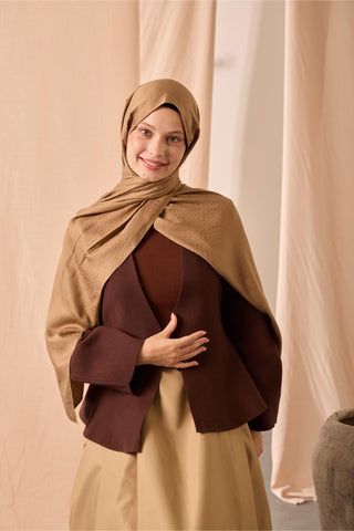Deluxe Şal Karamel Jakarlı Yüzey Viskon Karışımlı Tok Duruşlu 75X190 - Deluxe Şal - | Silk Home