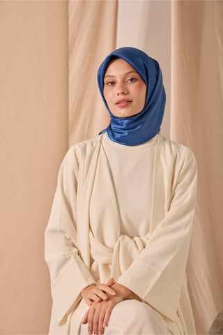 Shiny Dokulu Eşarp Düz Mavi Parlak Dokulu Su Ve Leke Tutmayan 90X90 - Düz Shiny Eşarp - | Silk Home