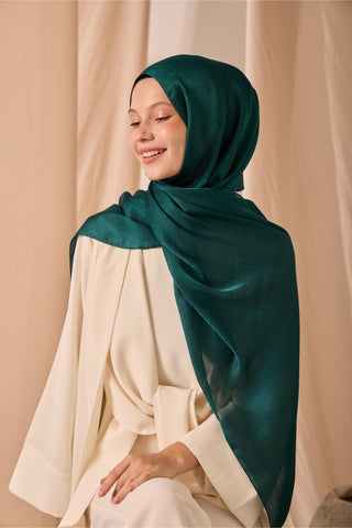 Janjan Şal Tek Taraflı Zümrüt Yeşili Kendinden Çizgi Dokulu Parlak Yüzeyli
                75X190 | Silk Home | 69001-74