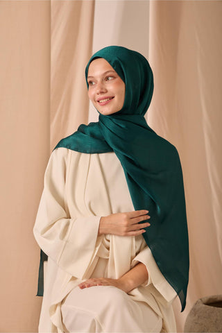 Janjan Şal Tek Taraflı Zümrüt Yeşili Kendinden Çizgi Dokulu Parlak Yüzeyli
                75X190 | Silk Home | 69001-74