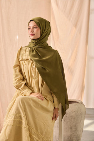 Janjan Şal Tek Taraflı Kına Yeşili Kendinden Çizgi Dokulu Parlak Yüzeyli 75X190 | Silk Home | 69001-75