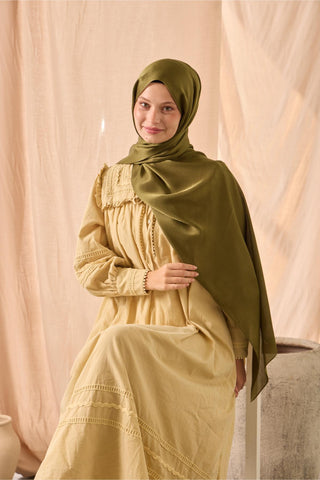 Janjan Şal Tek Taraflı Kına Yeşili Kendinden Çizgi Dokulu Parlak Yüzeyli 75X190 | Silk Home | 69001-75