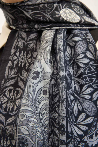Urban Hours Floral Motif Desen Koyu Lacivert Mayda Şal 190x70 - Mayda Şal - | Silk Home