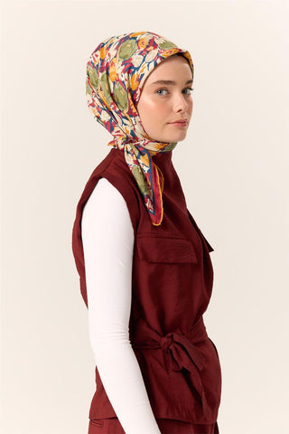 Organik Pamuk İpek Eşarp Lacivert Çilek Kırmızısı Çiçek Desenli Tok Duruşlu
                90X90