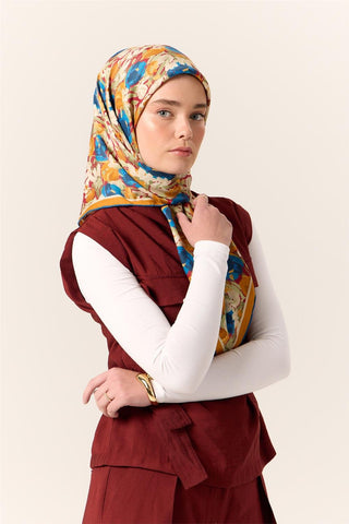 Organik Pamuk İpek Eşarp Çilek Kırmızısı Gök Mavi Çiçek Desenli Tok Duruşlu
                90X90