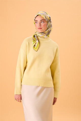 Organic Cotton Silk Scarf with Yellow-Pistachio Green-Smoke-Gray-White Pattern, Non-Slip, Secure Fit
 90x90 stance