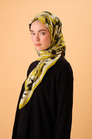 Organik Pamuk İpek Eşarp Yağ Yeşili-Siyah-Asit Yeşili-Gri Desenli Kaymaz Tok
                Duruşlu 90X90