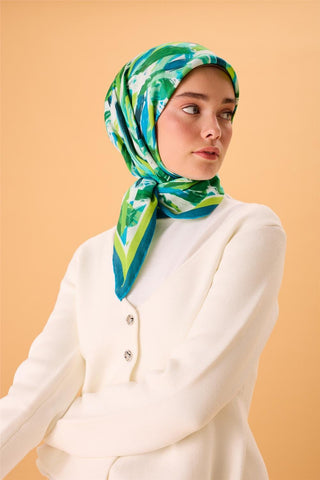 Organik Pamuk İpek Eşarp Fıstık Yeşili-Turkuaz-Mavi-Lacivert-Mint Desenli
                Kaymaz Tok Duruşlu 90X90