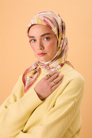 Organik Pamuk İpek Eşarp Rose-Butter Yellow-Gri-Beyaz Desenli Kaymaz Tok
                Duruşlu 90X90