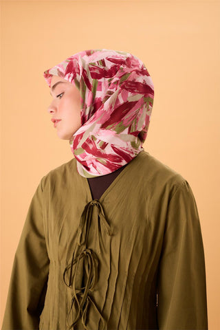 Organik Pamuk İpek Eşarp Su Yeşili-Pembe-Çilek Kırmızısı Desenli Kaymaz Tok
                Duruşlu 90X90