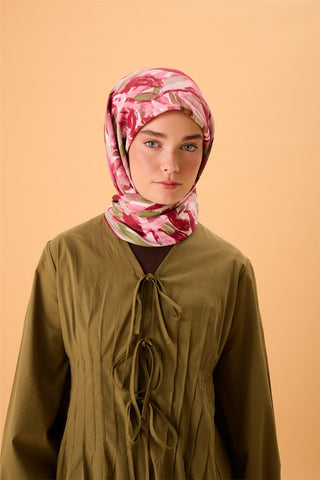 Organik Pamuk İpek Eşarp Su Yeşili-Pembe-Çilek Kırmızısı Desenli Kaymaz Tok
                Duruşlu 90X90