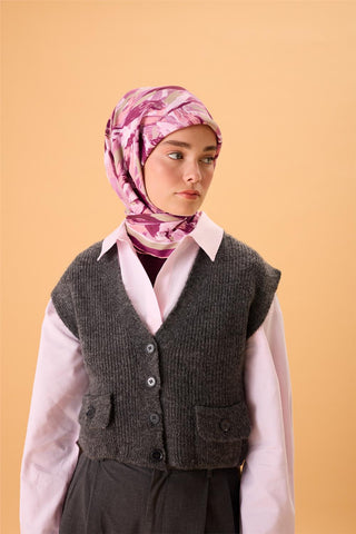 Organik Pamuk İpek Eşarp Mor-Yeşil Gri-Somon-Eflatun Desenli Kaymaz Tok Duruşlu
                90X90