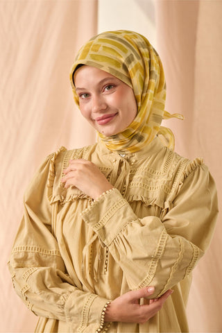 Cotton Scarf with Butter Yellow, Acid Green, Pistachio Green, and Dark Green Patterns - Non-Slip and Secure.
 90x90 stance