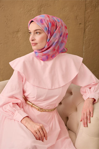 İnce Pamuk Soft Eşarp Nar Çiçeği-Eflatun Pembe Desenli Nefes Alan Tok Duruşlu
                90X90