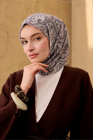 İnce Pamuk Soft Eşarp Pastel Mor-Gümüş Ekru Desenli Nefes Alan Tok Duruşlu
                90X90