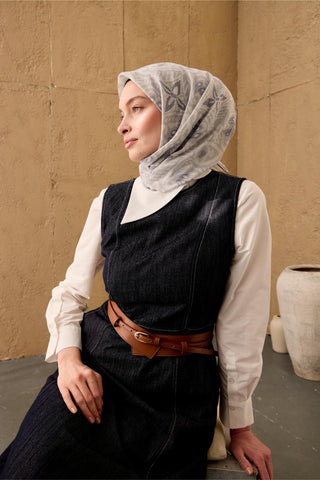 İnce Pamuk Soft Eşarp Gümüş-Gri Füme Desenli Nefes Alan Tok Duruşlu 90X90