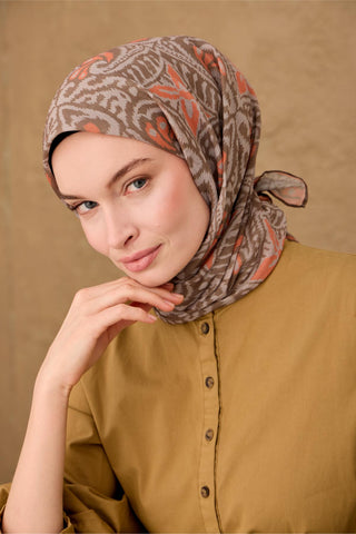 İnce Pamuk Soft Eşarp Vizon-Kahve Bej-Turuncu Desenli Nefes Alan Tok Duruşlu 90X90 - Soft Eşarp - | Silk Home
