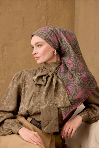İnce Pamuk Soft Eşarp Kahve Gri-Yeşil-Pembe Desenli Nefes Alan Tok Duruşlu
                90X90