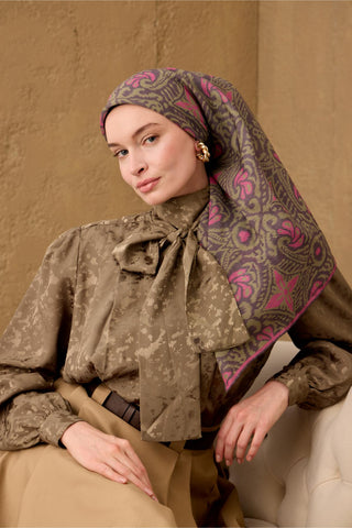 İnce Pamuk Soft Eşarp Kahve Gri-Yeşil-Pembe Desenli Nefes Alan Tok Duruşlu
                90X90