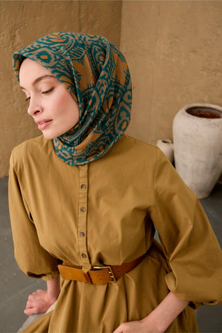 İnce Pamuk Soft Eşarp Petrol Yeşili-Hardal-Süpürge Sarısı Desenli Nefes Alan Tok Duruşlu 90X90