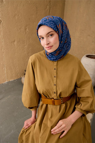 İnce Pamuk Soft Eşarp Çivit Mavi-Turuncu-Eflatun Desenli Nefes Alan Tok Duruşlu 90X90