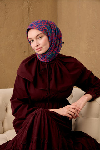 İnce Pamuk Soft Eşarp Çilek Kırmızı-Saks-Yeşil Desenli Nefes Alan Tok Duruşlu 90X90 - Soft Eşarp - | Silk Home