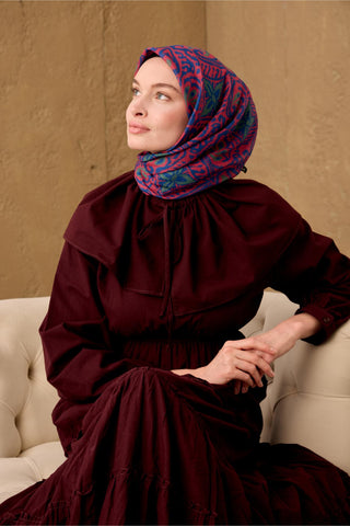 İnce Pamuk Soft Eşarp Çilek Kırmızı-Saks-Yeşil Desenli Nefes Alan Tok Duruşlu 90X90 - Soft Eşarp - | Silk Home