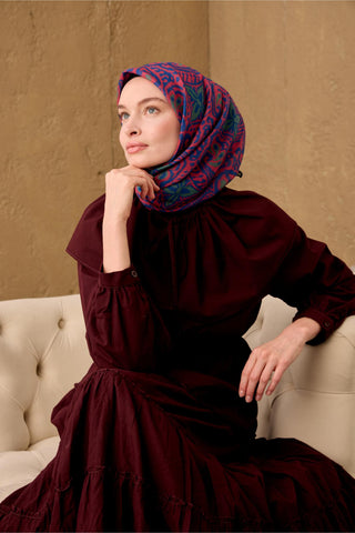 İnce Pamuk Soft Eşarp Çilek Kırmızı-Saks-Yeşil Desenli Nefes Alan Tok Duruşlu 90X90 - Soft Eşarp - | Silk Home