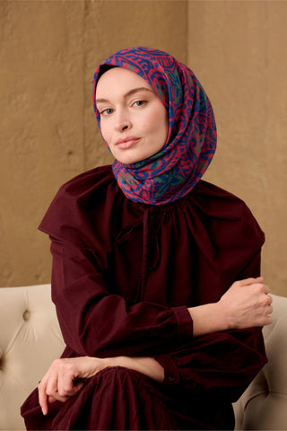 İnce Pamuk Soft Eşarp Çilek Kırmızı-Saks-Yeşil Desenli Nefes Alan Tok Duruşlu 90X90 - Soft Eşarp - | Silk Home
